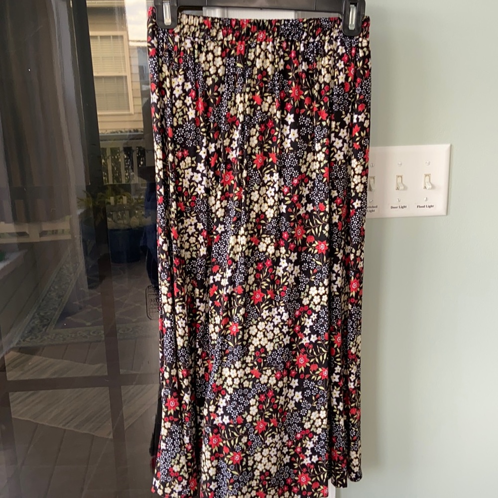 R & K originals size small skirt